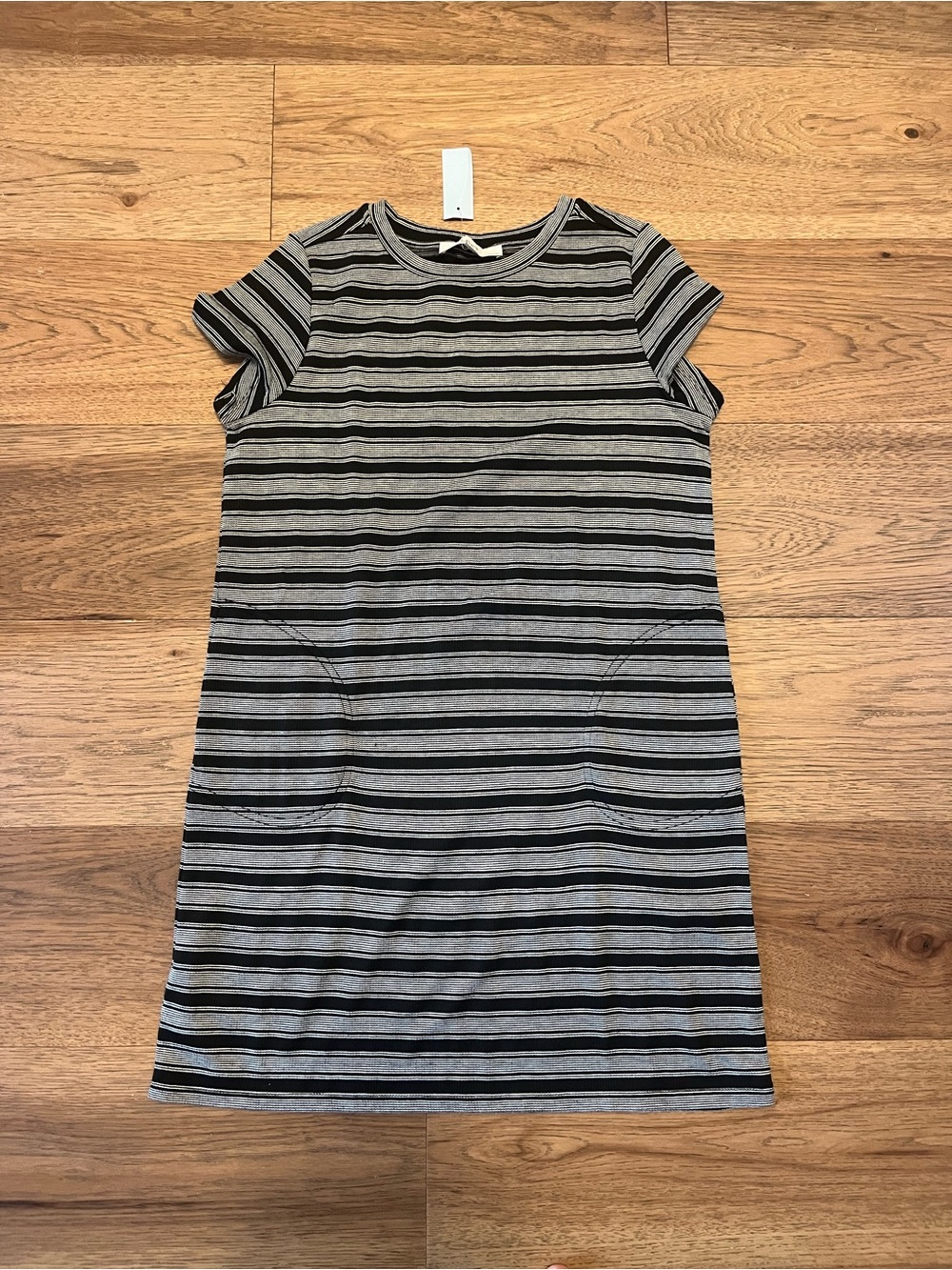 NWT LOFT Striped Short-Sleeve Shift Dress in White & Black